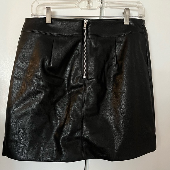 H&M Divided Faux Leather Mini Skirt - Picture 2 of 4